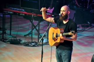 Joe Zambon gave the crowd some tips on how to praise and worship at last year’s Steubenville Toronto conference in Roy Thomson Hall.