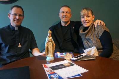 CAPTION FOR  PHOTO: Fr. Galen Bank and Dennis and Angelina Girard hope to encourage parishioners at Ottawa&#039;s Blessed Sacrament Parish to make a Marian consecration at Christmas.