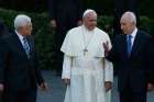 Palestinian President Mahmoud Abbas, Pope Francis and the late Israeli President Shimon Peres arrive for an invocation for peace in the Vatican Gardens June 8, 2014.