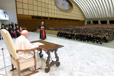 400px x 267px - The devil enters through pornography, Pope Francis tells young priests,  seminarians