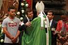  Pope Francis greets Canada&#039;s synod observer, Julian Paparella, during the closing Mass of the Synod of Bishops on young people, the faith and vocational discernment in St. Peter&#039;s Basilica at the Vatican Oct. 28. 