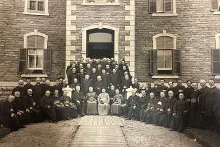 Bishop Narcisse Lorrain and the diocese’s clergy mark the establishment of the Pembroke diocese in 1898.