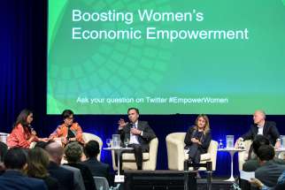 Finance Minister Bill Morneau speaks at the &quot;Boosting Women&#039;s Economic Empowerment&quot; World Bank/IMF meeting April 2017.