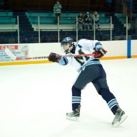 St. Mike’s hopes to join the Mid-West Prep Hockey League (MPHL). Started in 2000 as a six-team American high school league, the MPHL now includes four Canadian schools. 