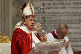 Pope Francis delivers his blessing as he celebrates Mass marking the feast of Sts. Peter and Paul in St. Peter&#039;s Basilica at the Vatican June 29, 2020.